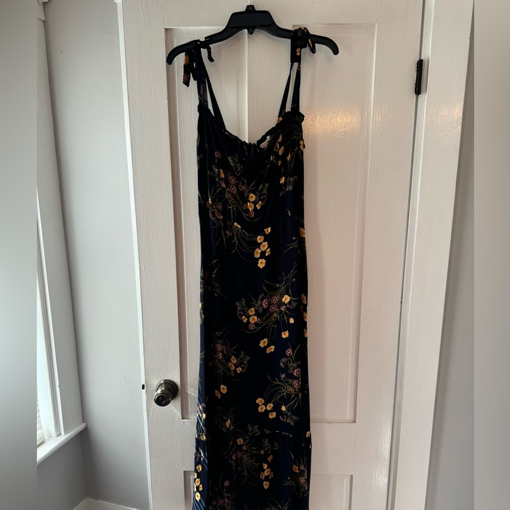 Reformation Nikita Dress size 10, navy blue with floral